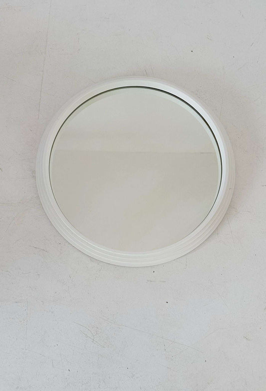 Round mirror