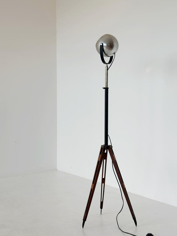 Eye floor lamp