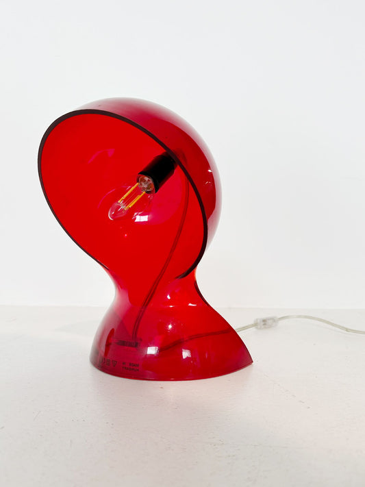 Dalù table lamp, design by Vico Magistretti for Artemide