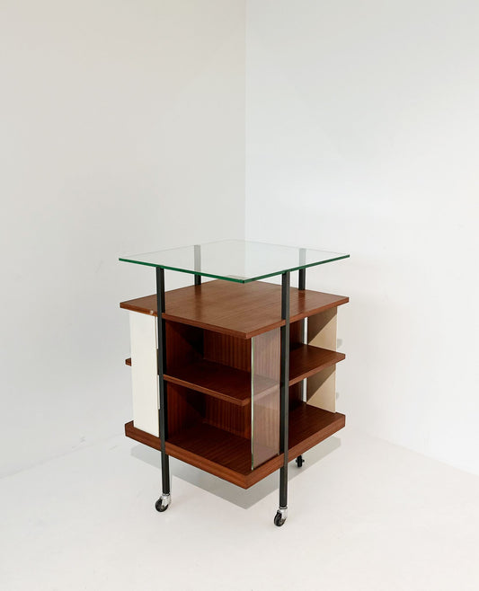 Library with exhibitor