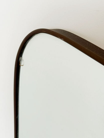 Specchio da parete con cornice in metallo bronzato, Italia, anni ’50–’70