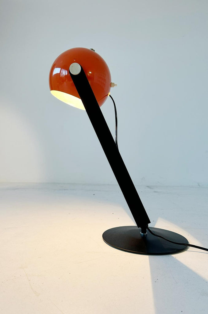 Eye table lamp