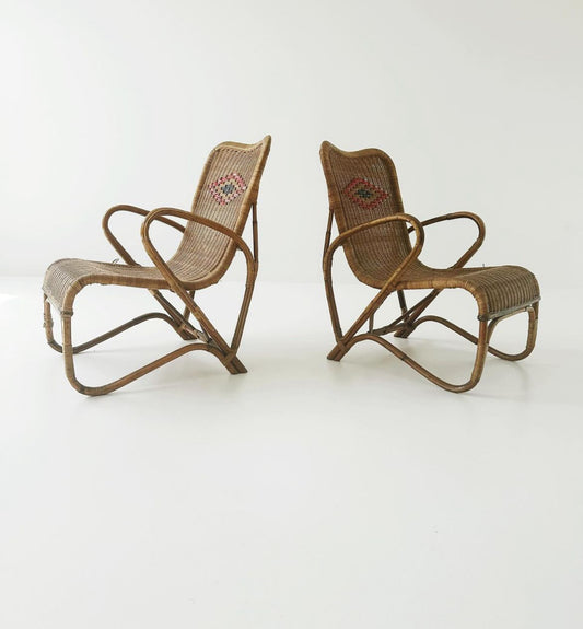 Pair of wicker armchairs