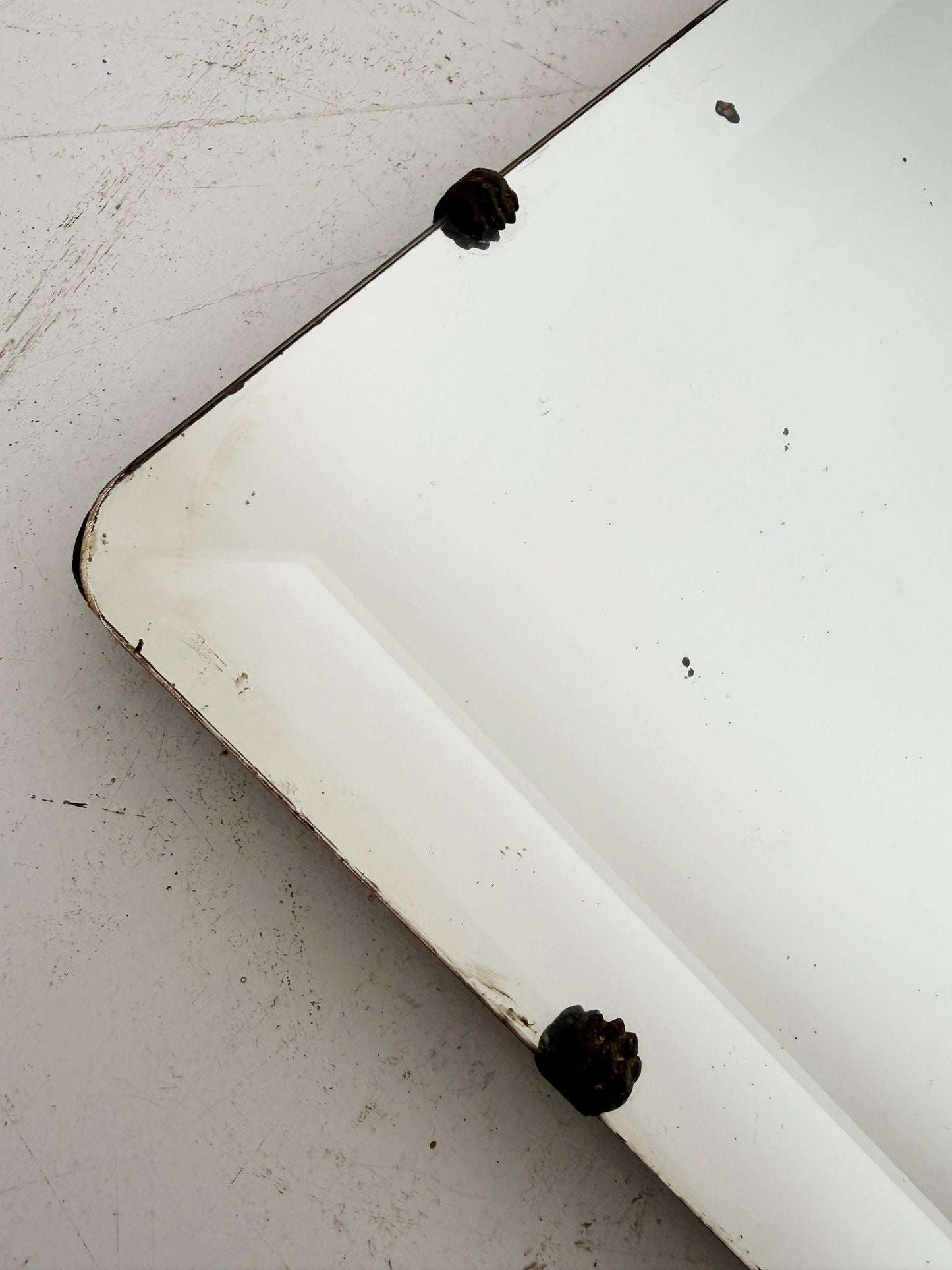 Ground rectangular mirror