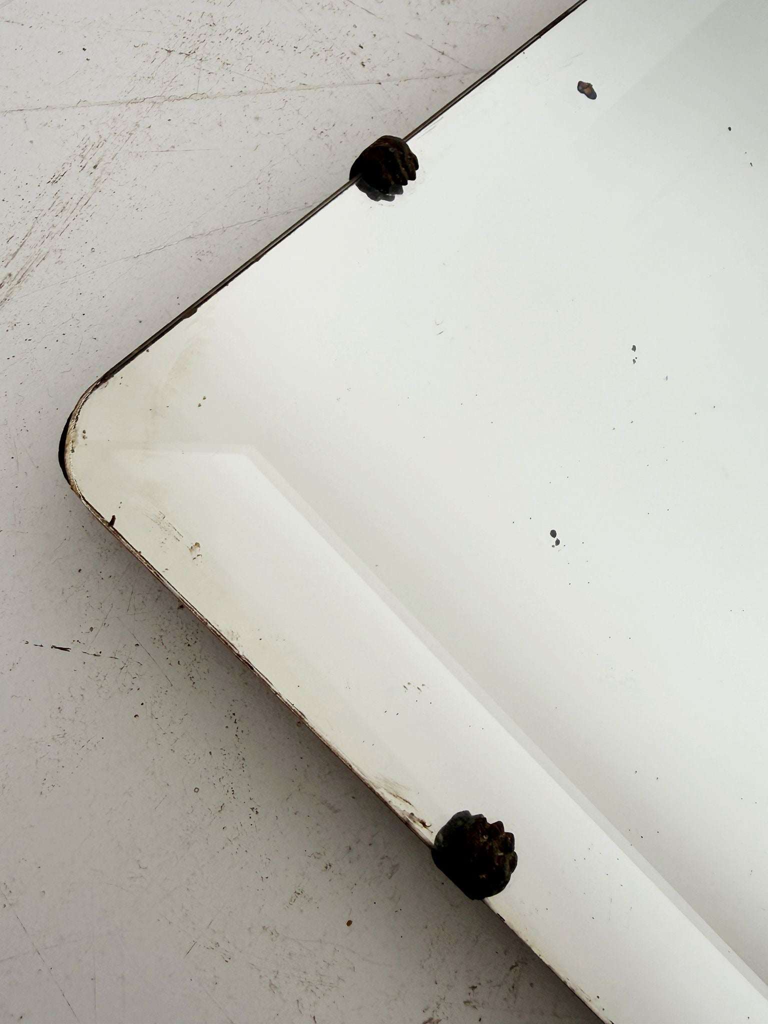Ground rectangular mirror