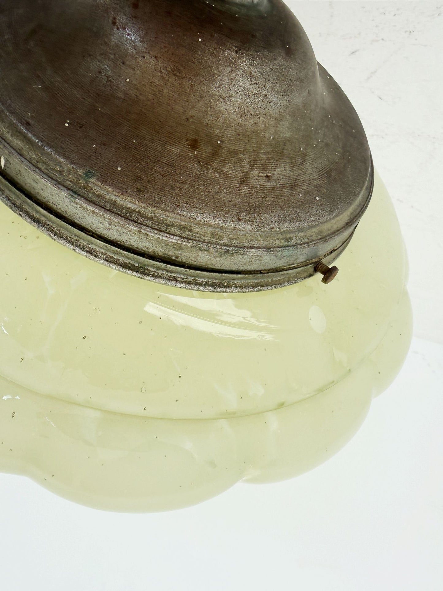 Lampada a sospensione in vetro soffiato verde opalino