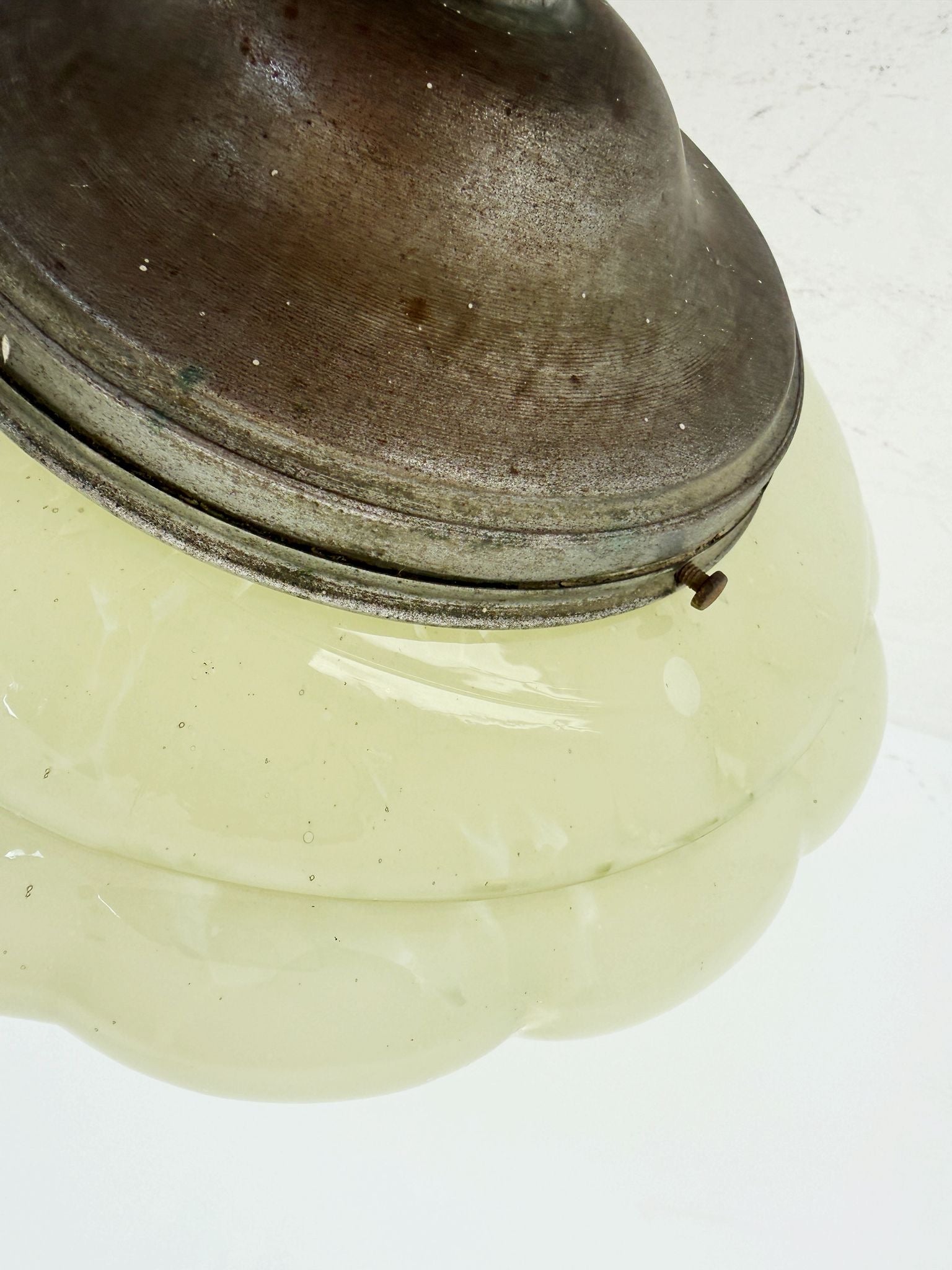 Lampada a sospensione in vetro soffiato verde opalino