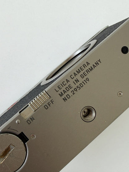 Leica CM Titanium – 35mm Film Camera
Leica Summarit 40mm f/2.4