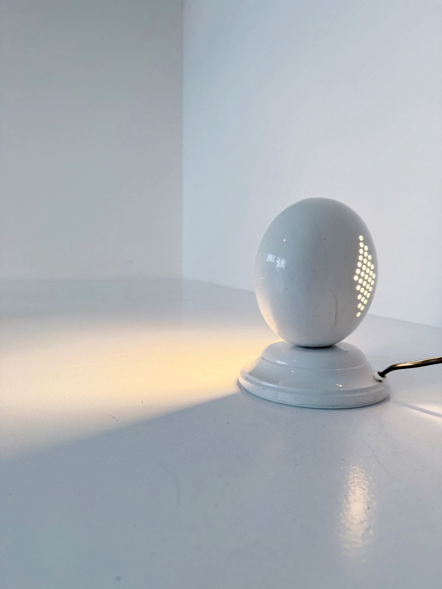 Piccola lampada da tavolo