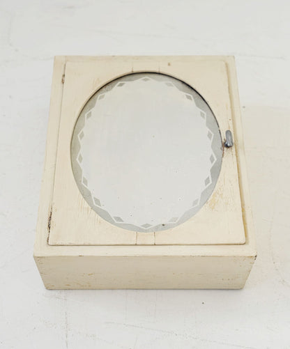 Mobiletto pensile con anta a specchio e interno rivestito in carta decorata – Italia, anni 50 / primi 60