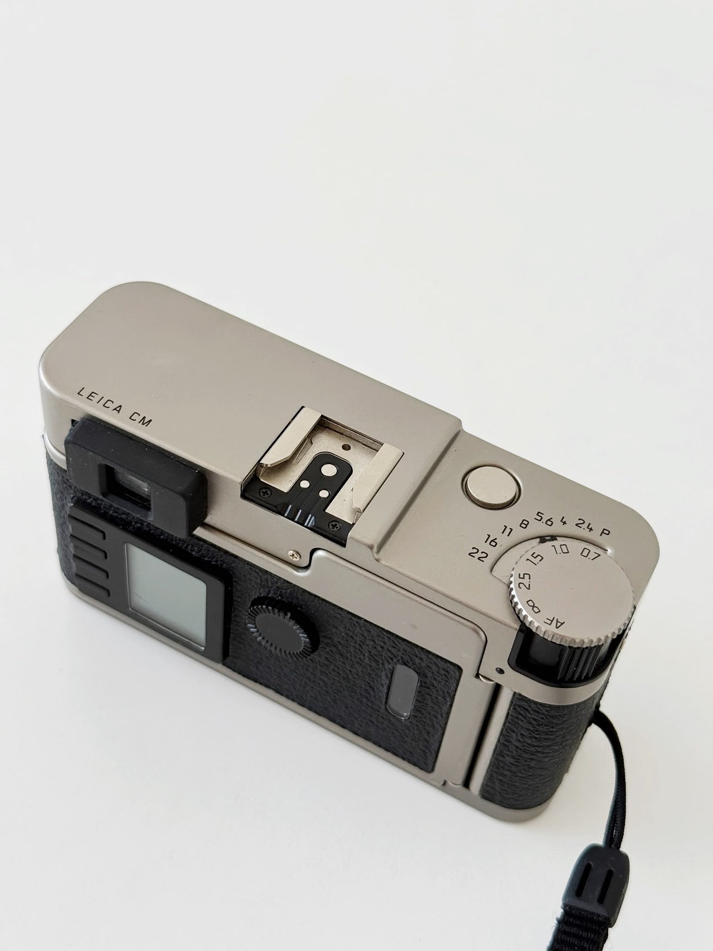 Leica CM Titanium – 35mm Film Camera
Leica Summarit 40mm f/2.4