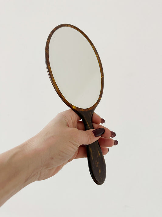 Hand mirror