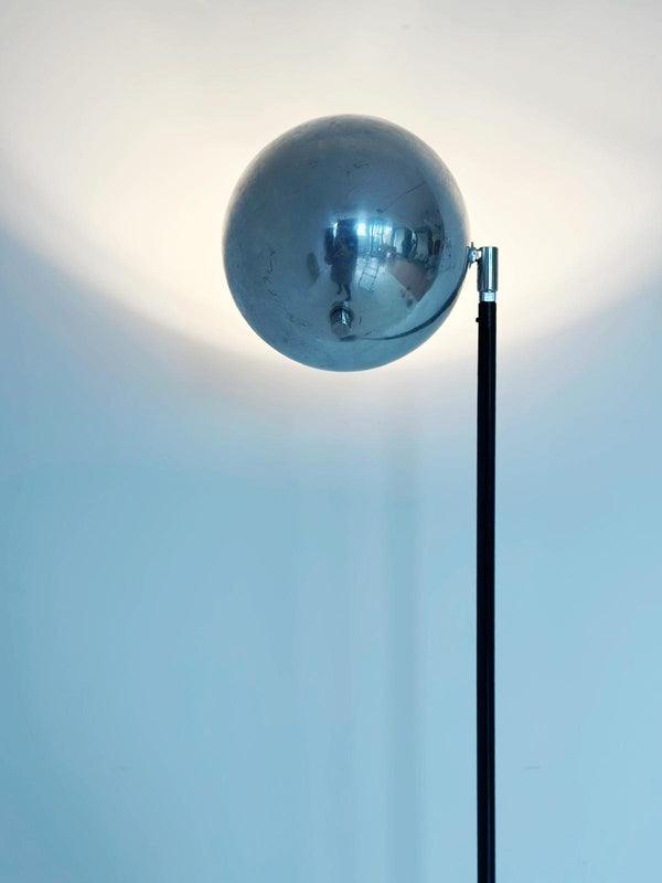 Eye floor lamp