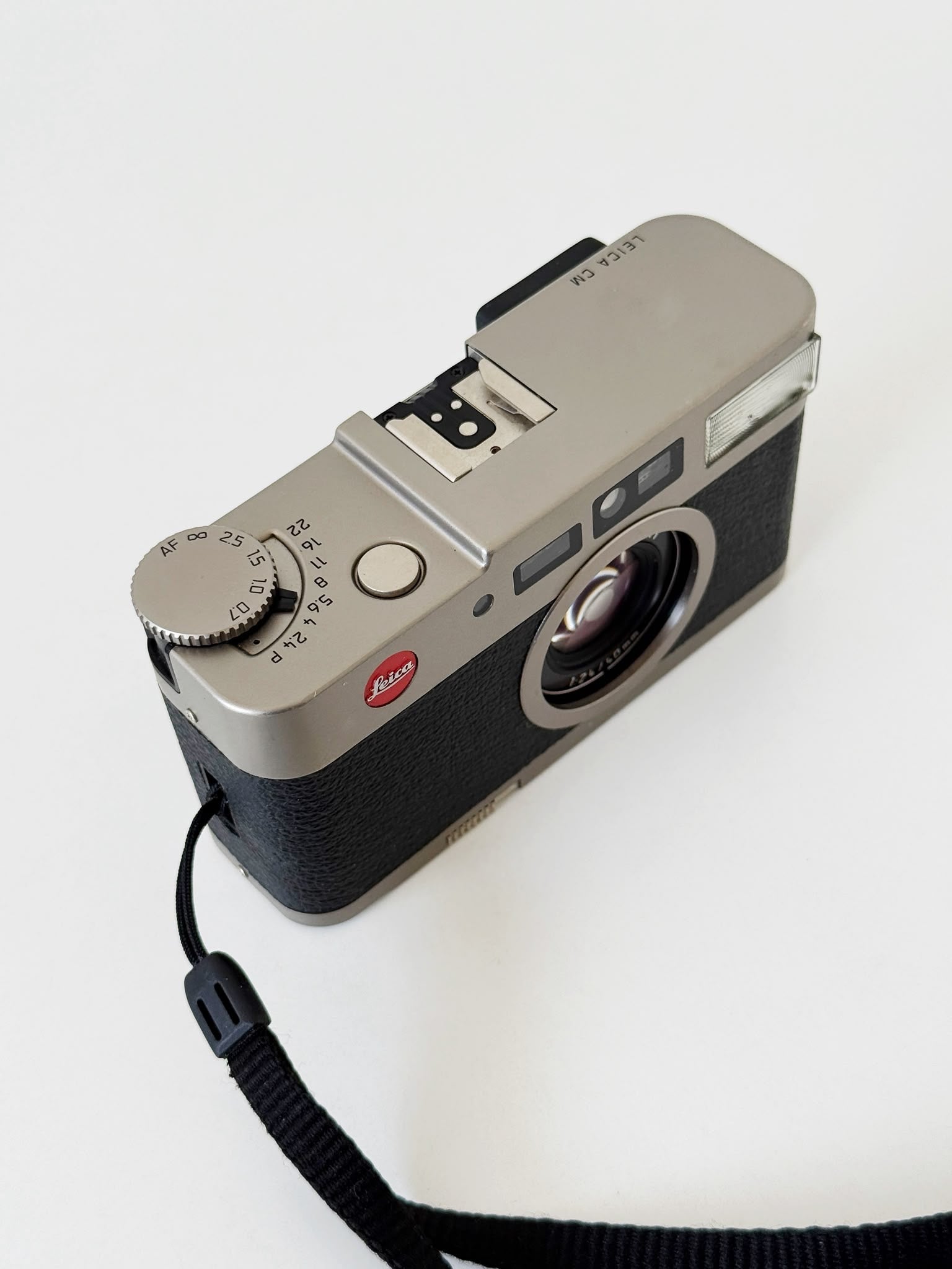 Leica CM Titanium – 35mm Film Camera
Leica Summarit 40mm f/2.4