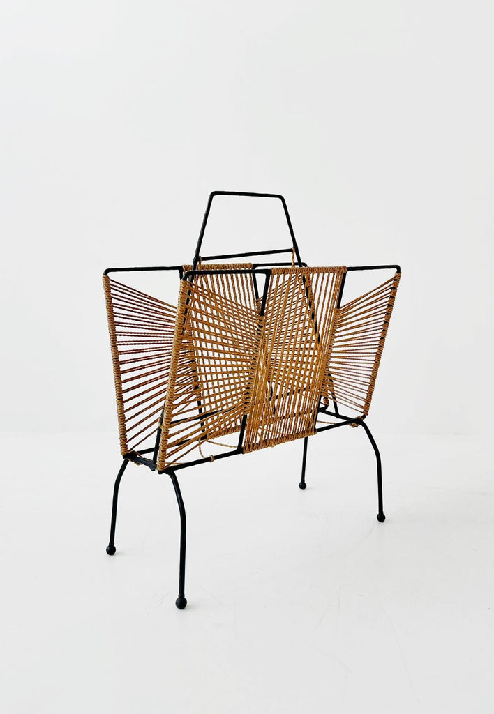 Rope magazine rack