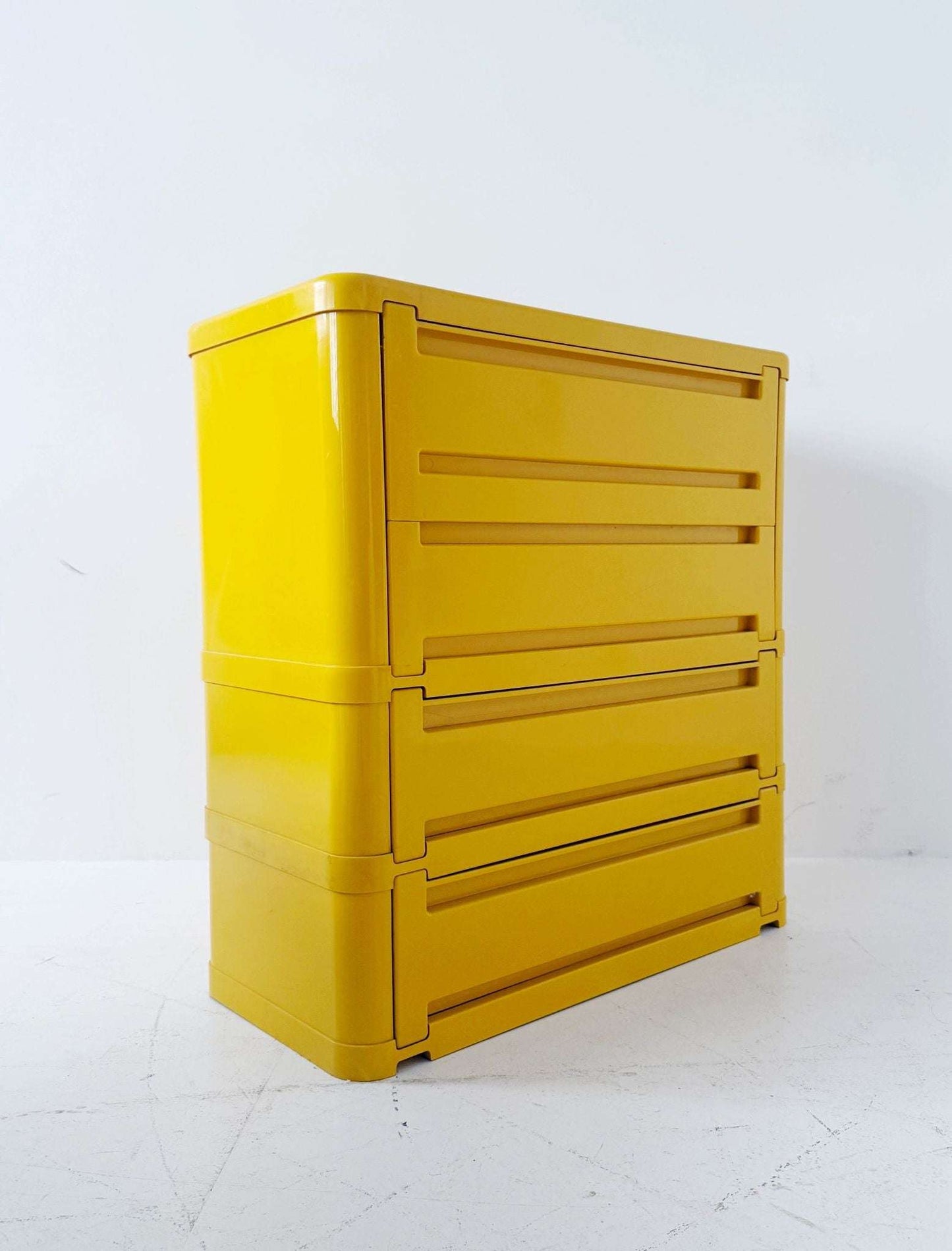 Kartell – Model 4963