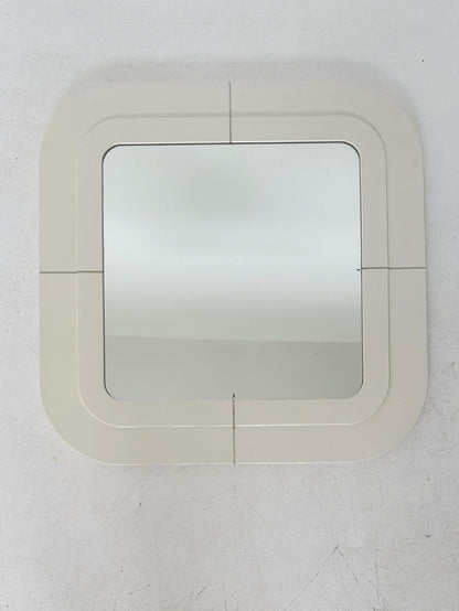 Specchio design by Anna castelli per Kartell