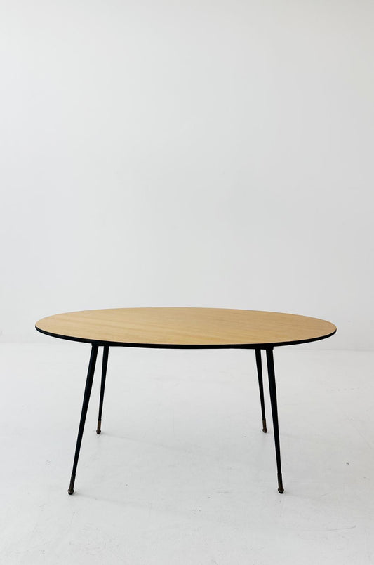 Oval coffee table