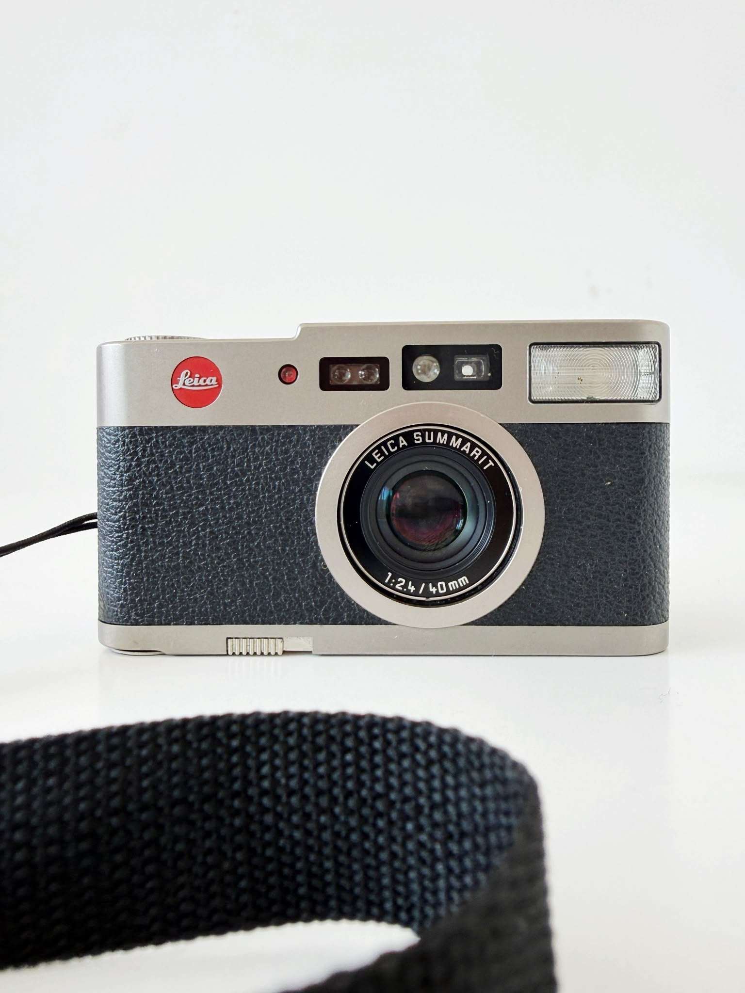 Leica CM Titanium – 35mm Film Camera Leica Summarit 40mm f/2.4