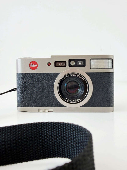 Leica CM Titanium – 35mm Film Camera Leica Summarit 40mm f/2.4