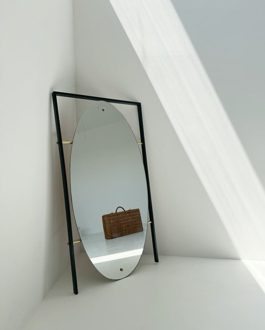 Oval mirror