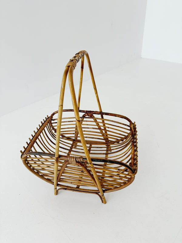 Wicker magazine rack