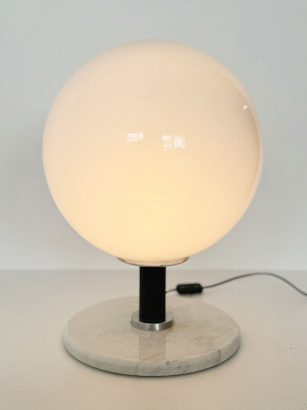 Table lamp with marble base