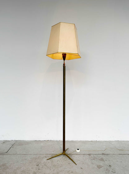 Floor lamp with lampshade