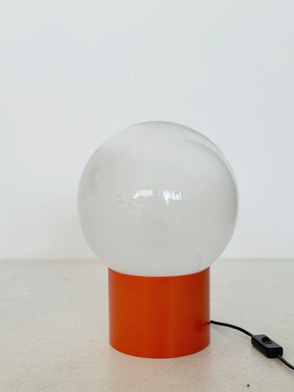 Lampada da tavolo con base arancione