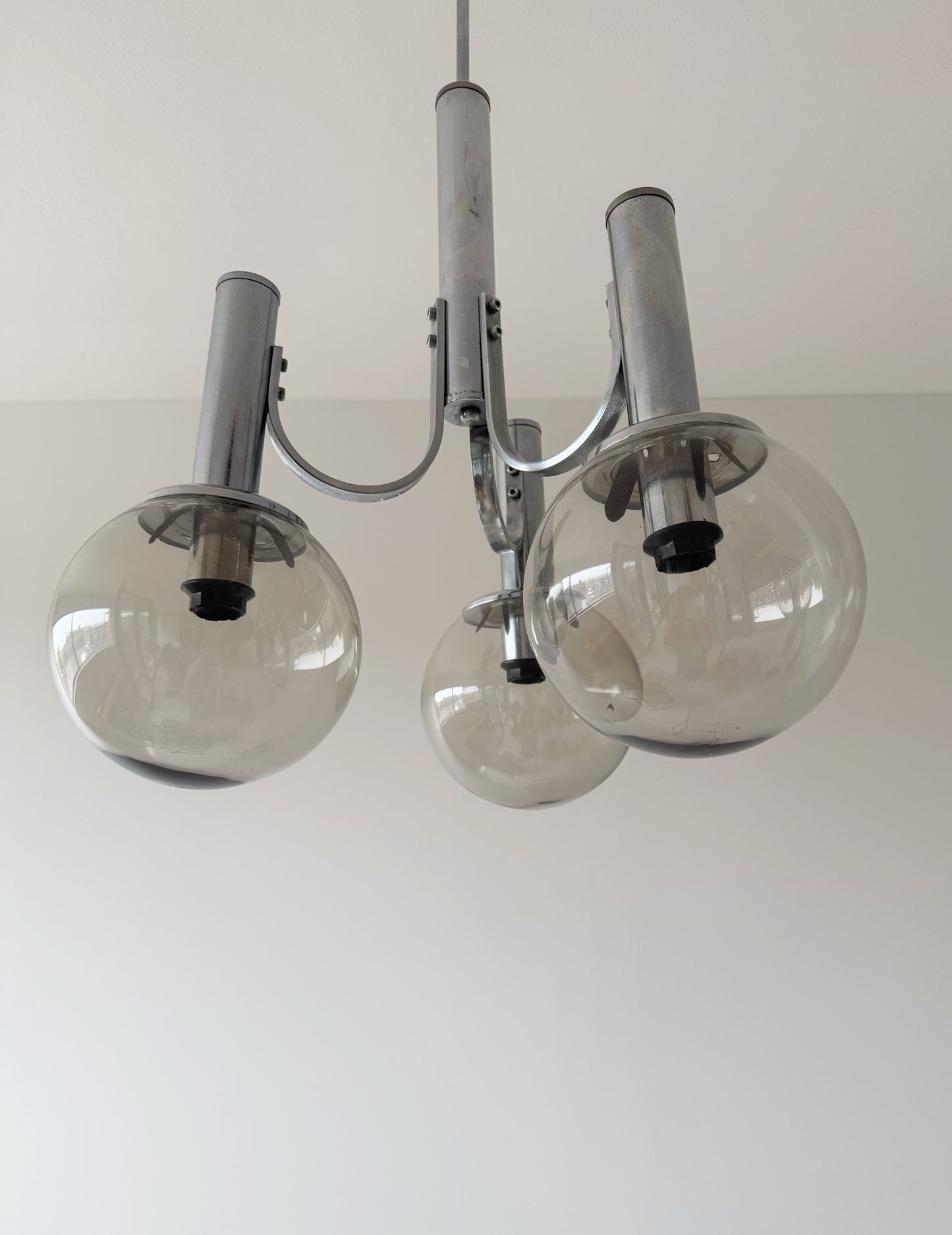 Chandelier with three lights