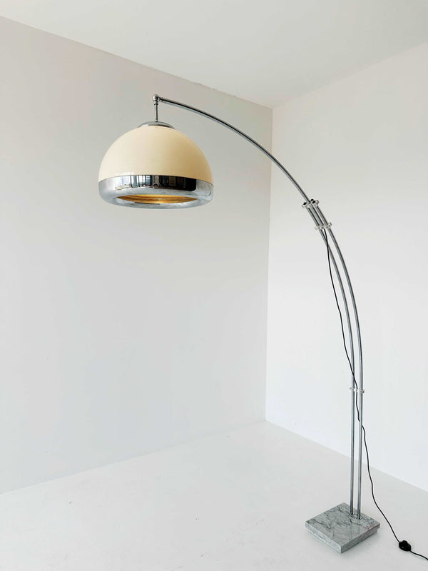 Arc floor lamp