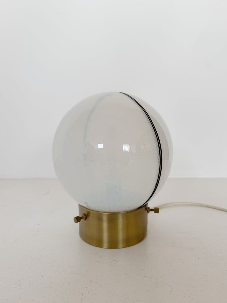 Table lamp with brass base