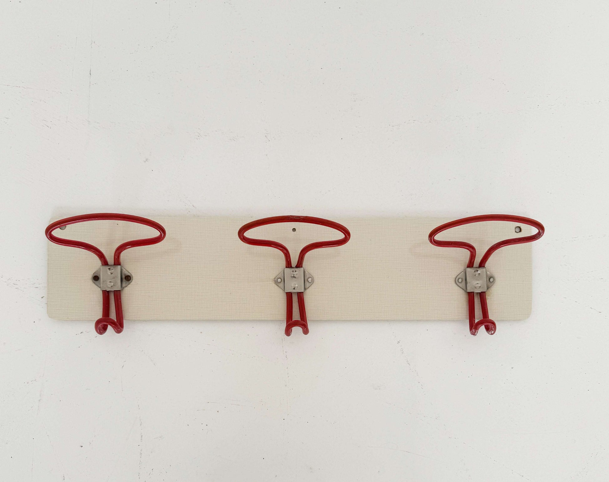 Vintage Red Metal Coat Rack – Mid-Century Design