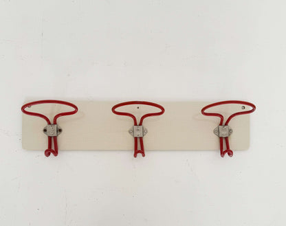 Vintage Red Metal Coat Rack – Mid-Century Design