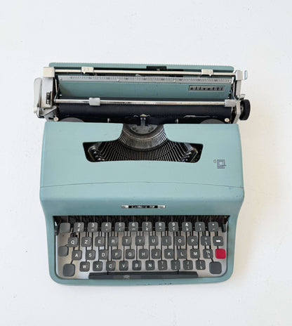 Olivetti Lettera 32 typewriter, 1960s design