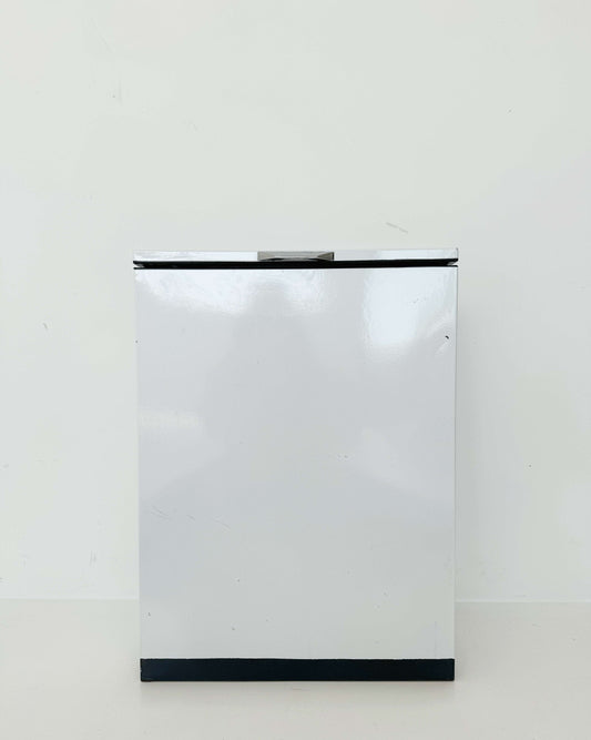 White enameled metal laundry basket – 1960s/1970s