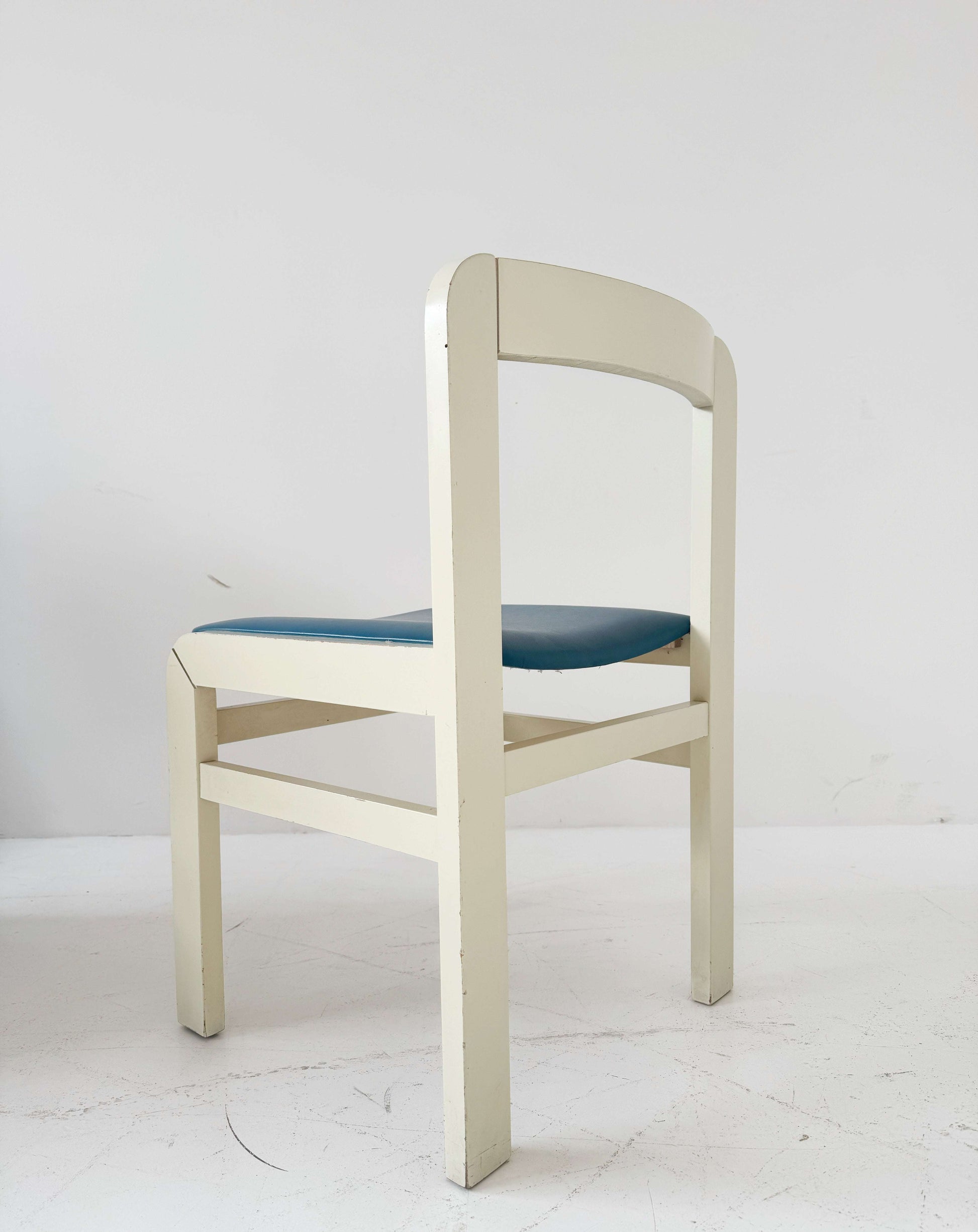 Lacquered wooden chair with padded seat – 1950s/1960s