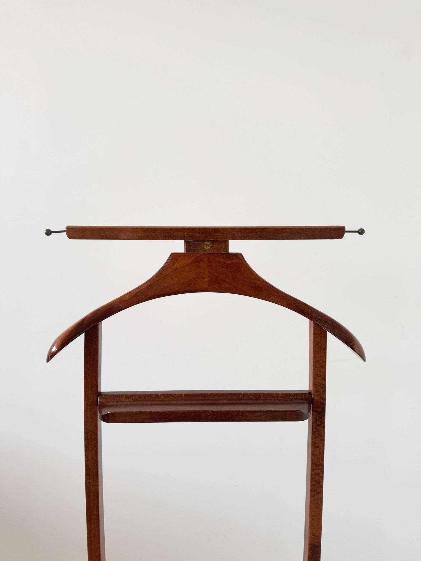 Fratelli Reguitti Wooden Valet Stand – Elegant and Functional Italian Design (Copia)