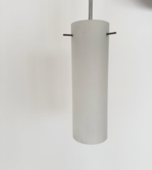 Lampadario vintage in metallo cromato e vetro satinato