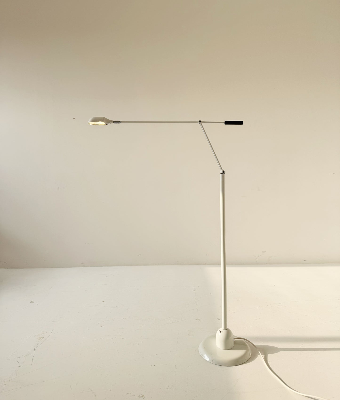 Lampada da terra vintage con luce regolabile