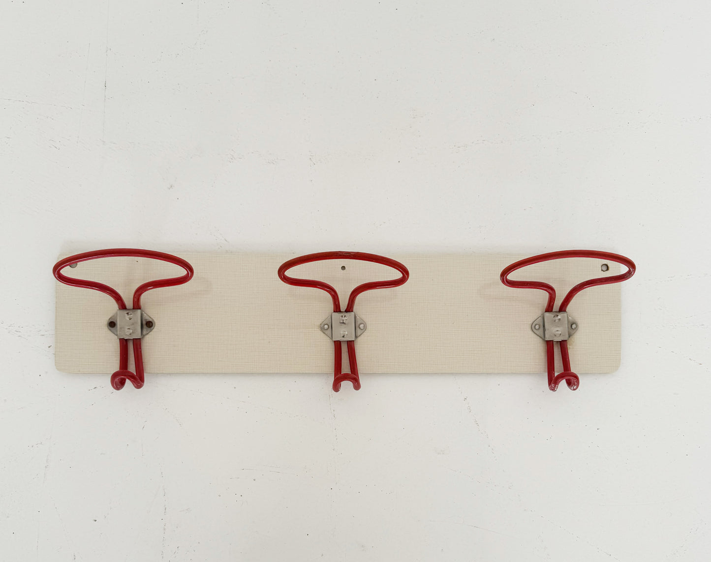 Appendiabiti vintage in metallo rosso - Design Mid-Century