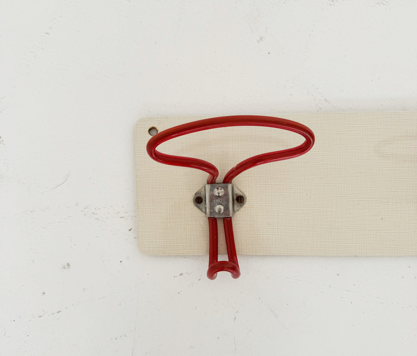 Appendiabiti vintage in metallo rosso - Design Mid-Century