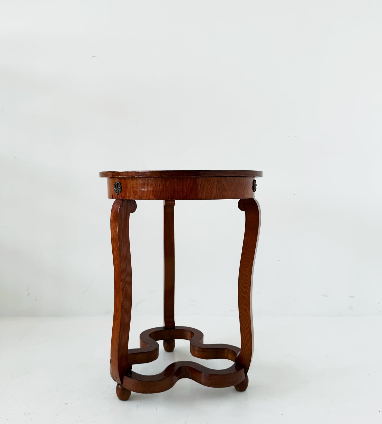 Round wooden coffee table – 1960s