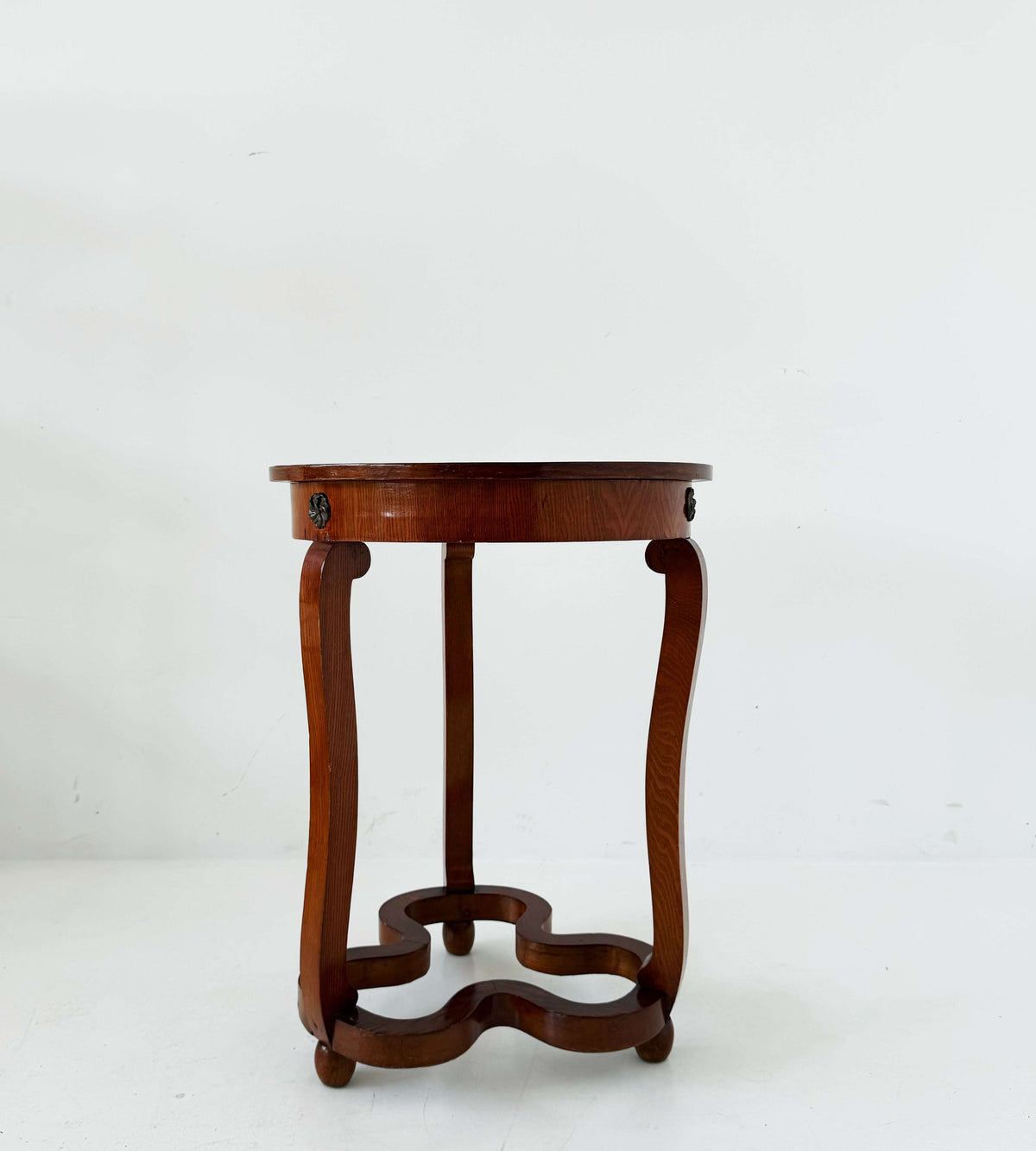Round wooden coffee table – 1960s