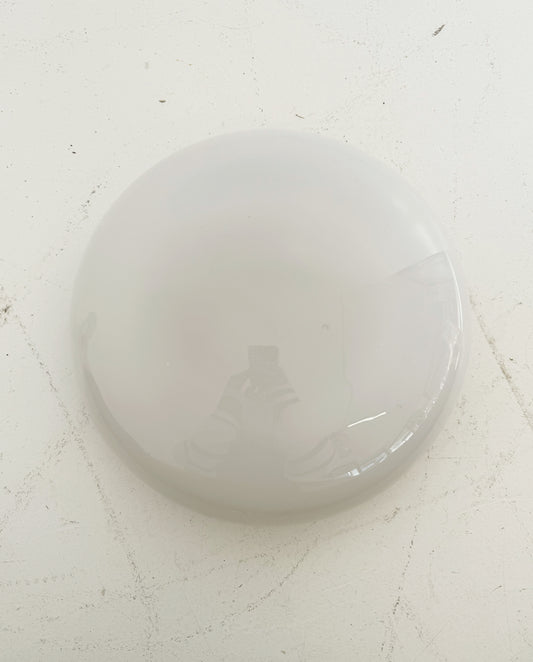 Applique Vintage in Alluminio Cromato con Diffusore in Vetro Bianco