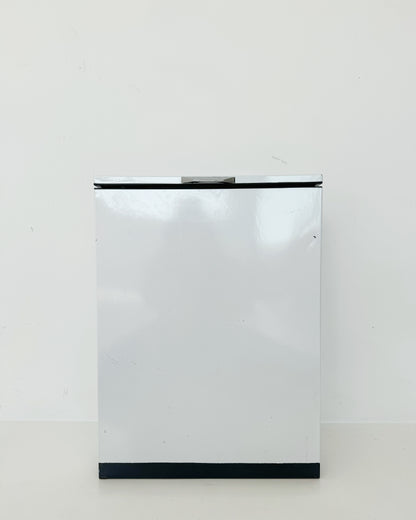 White enameled metal laundry basket – 1960s/1970s