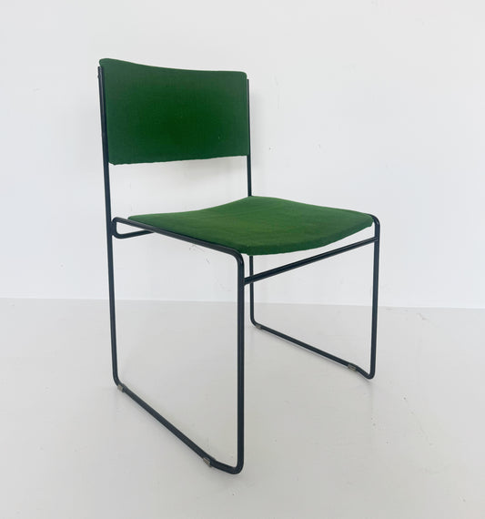 Sedia verde in metallo e tessuto