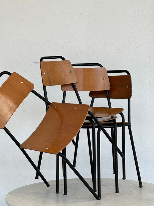Quattro sedie legno e ferro