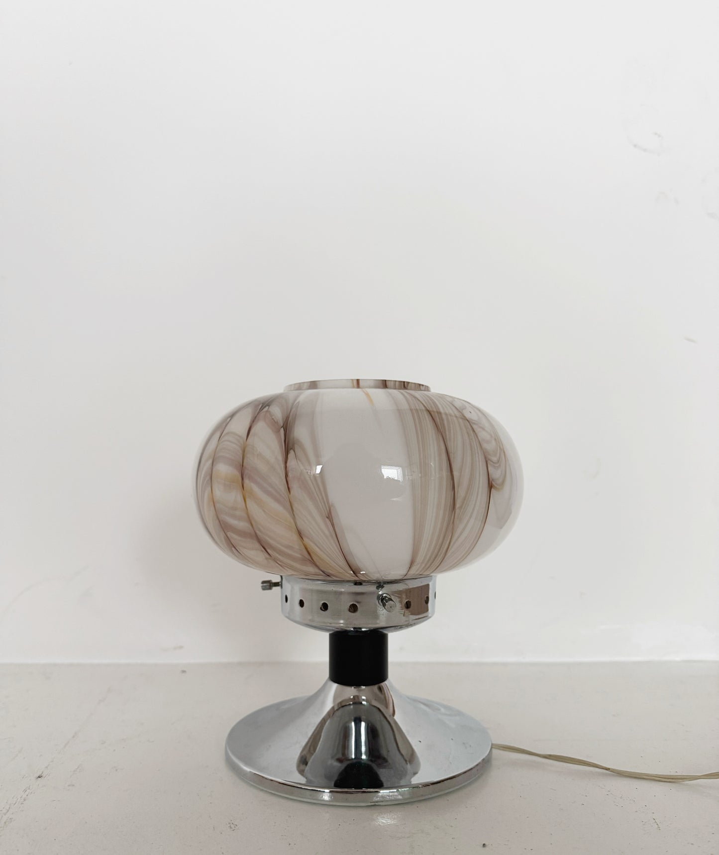 Lampada da tavolo vintage in vetro soffiato