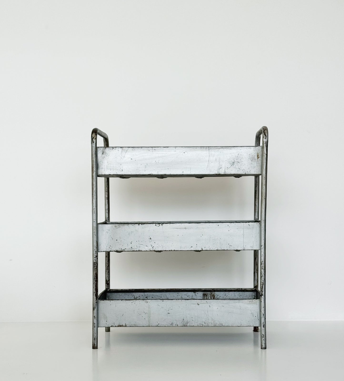 Piccola libreria in ferro